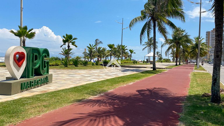 Moderno apto frente à praia, com incrível vista e churrasque