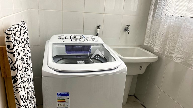 Moderno apto frente à praia, com incrível vista e churrasque