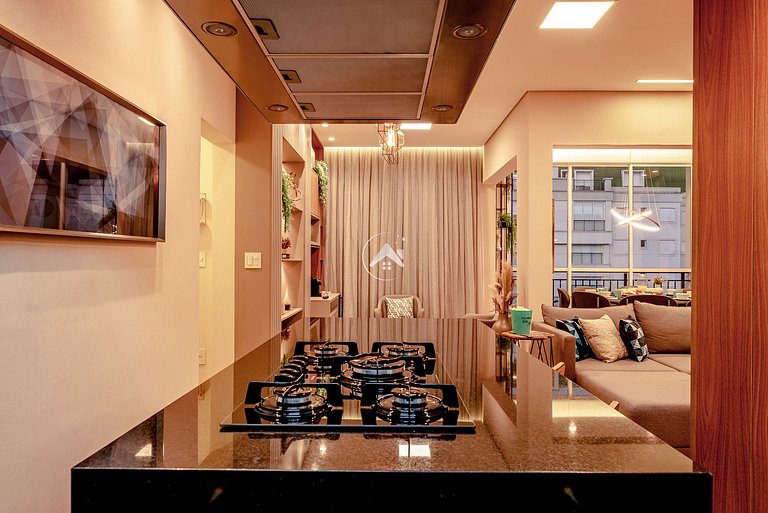 Moderna cobertura duplex com 4 suítes em condomínio com laze