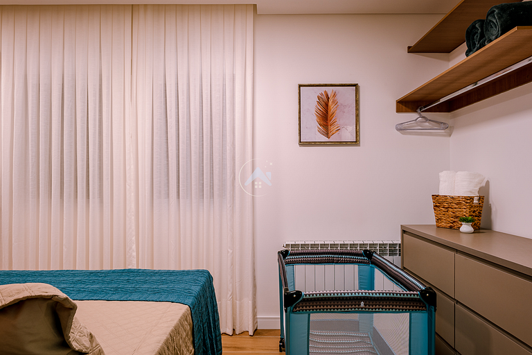 Moderna cobertura duplex com 4 suítes em condomínio com laze