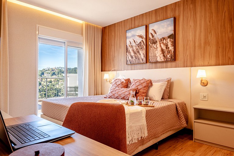 Refúgio nas Alturas: Cobertura de Luxo com 5 suítes e vista