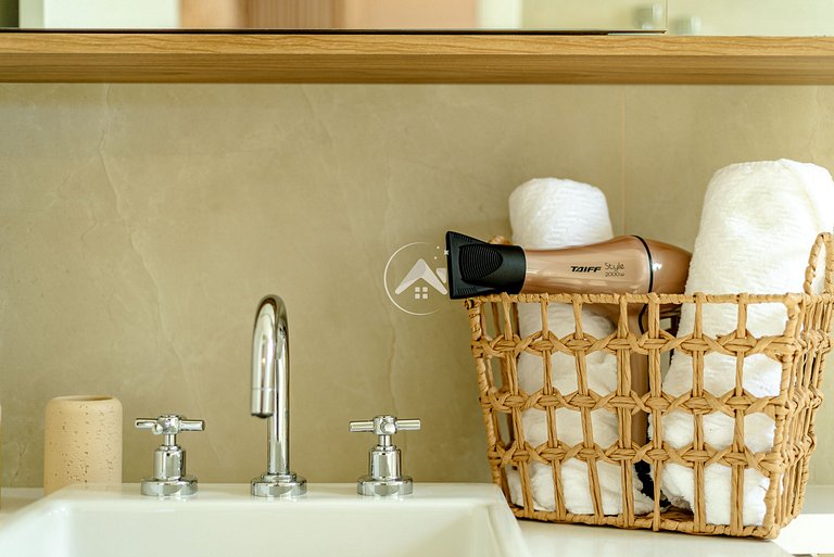 Refúgio nas Alturas: Cobertura de Luxo com 5 suítes e vista