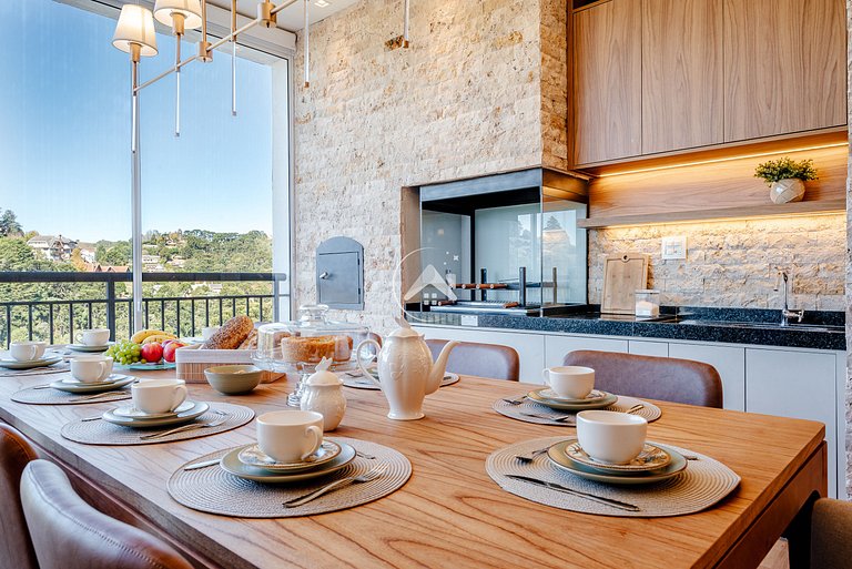 Refúgio nas Alturas: Cobertura de Luxo com 5 suítes e vista