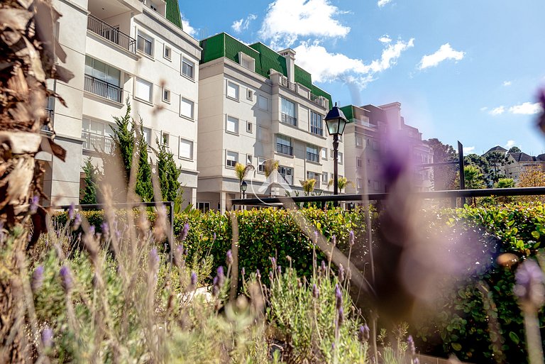 Refúgio nas Alturas: Cobertura de Luxo com 5 suítes e vista